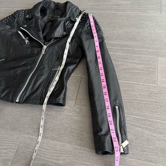 Mango Textured Panel Genuine Leather Biker Jacket Black XS Quilted Shoulder Moto - Picture 16 of 16